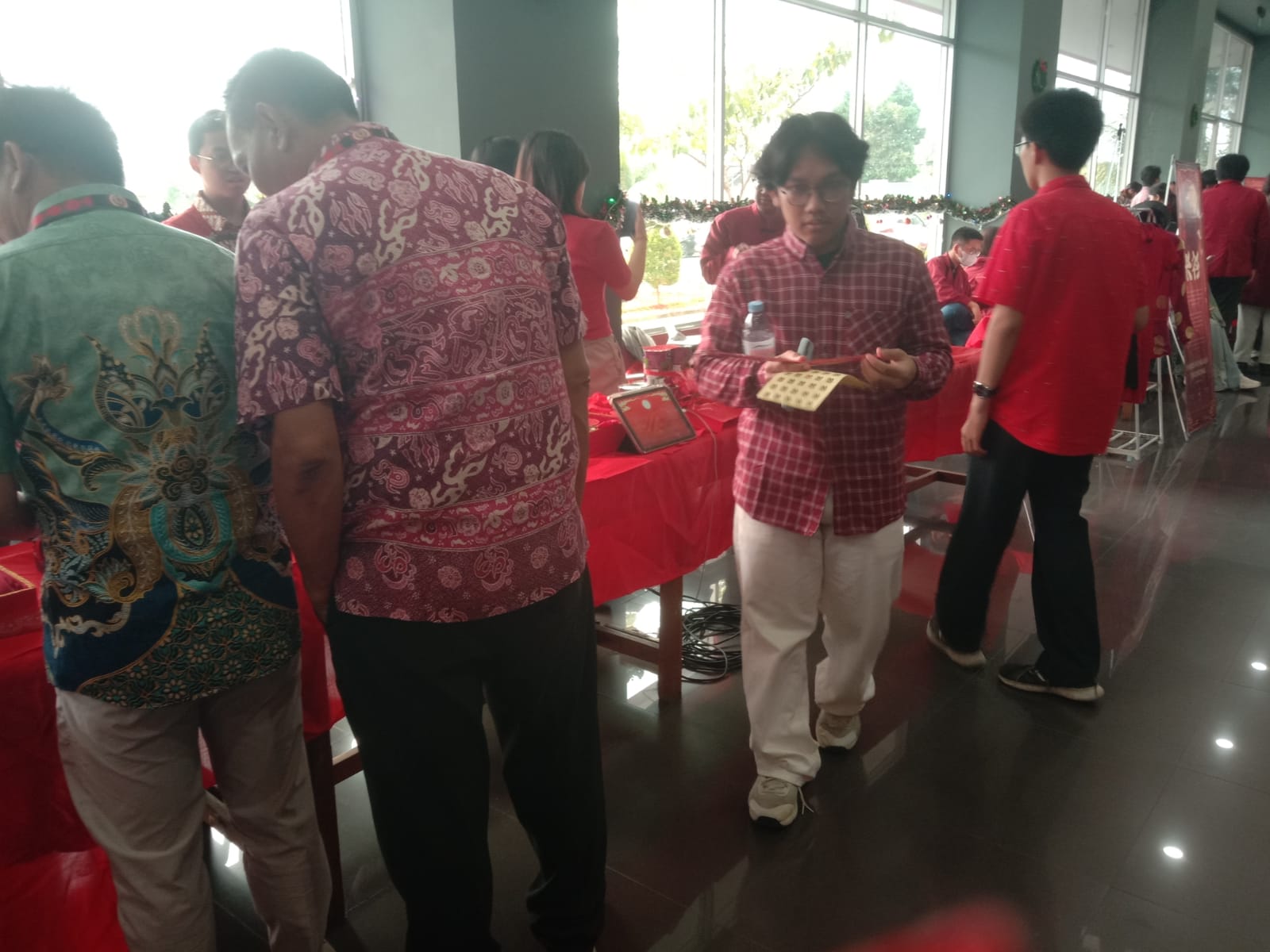 pameran 2
